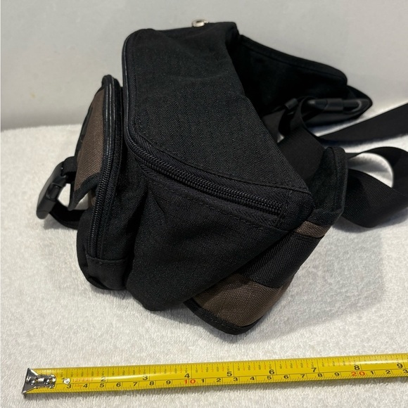 Black Columbia Sportswear Belt Bag with Compass - Picture 10 of 11